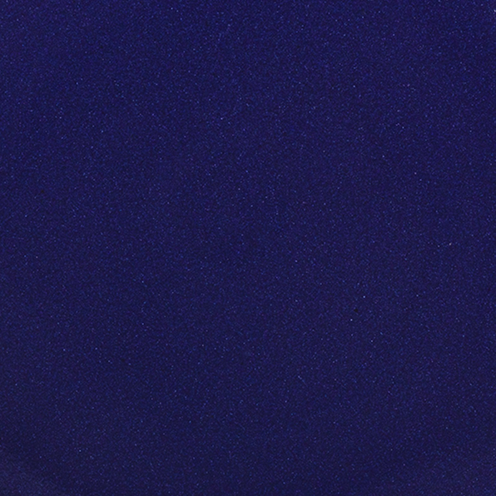 Verllage daily bowl in Midnight Navy, close-up of the dark blue glaze