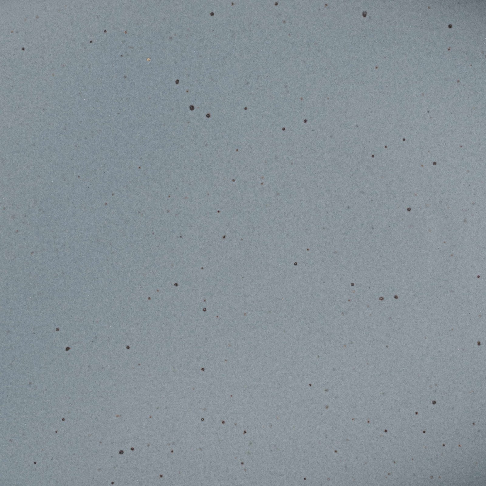 Verllage soup bowl in Mist Blue, close-up of the blue-gray glaze