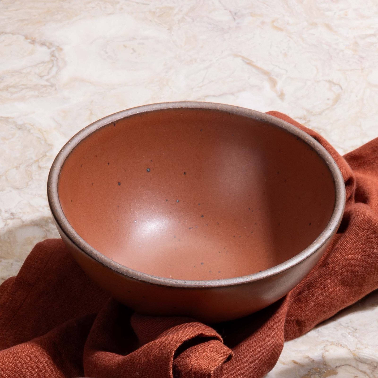 Verllage soup bowl in Terracotta, close view of the bowl and rim